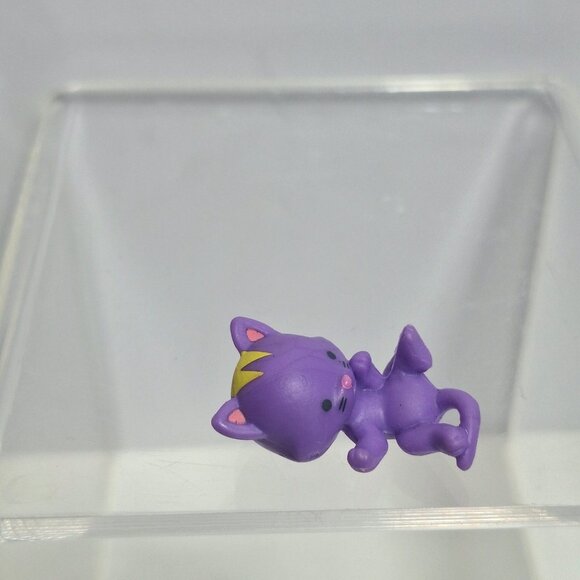 Twozies Season 1 Purple Raccoon Baby Figure 1.25" - Picture 8 of 13